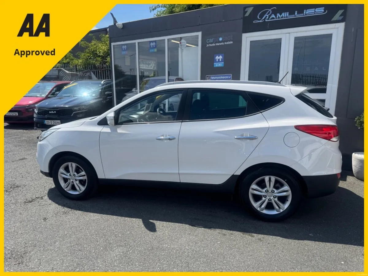 Hyundai ix35 1.7 CRDI PREMIUM..SUNROOF..LOW MILEAG - Image 4