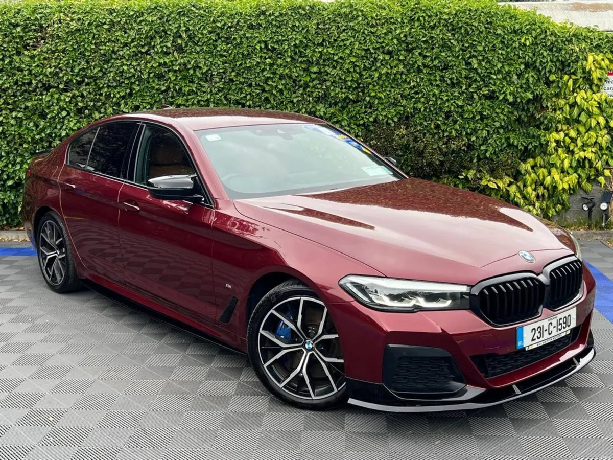 BMW 5-Series LCI M-SPORT 3.0 D AUTO // APPLE CARPL - Image 1