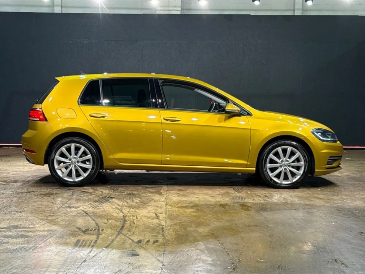 Volkswagen Golf 1.2 AUTOMATIC - FACTORY ALLOYS - C - Image 2