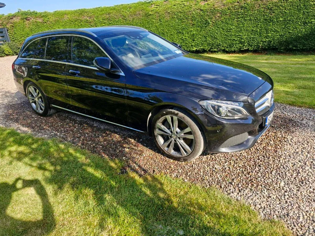Mercedes C350e - Image 2