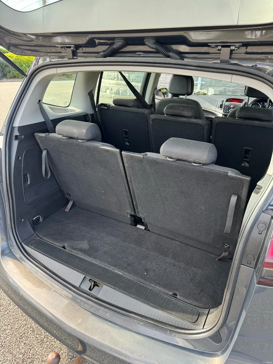 141 vx  Zavira 7 seater - Image 6