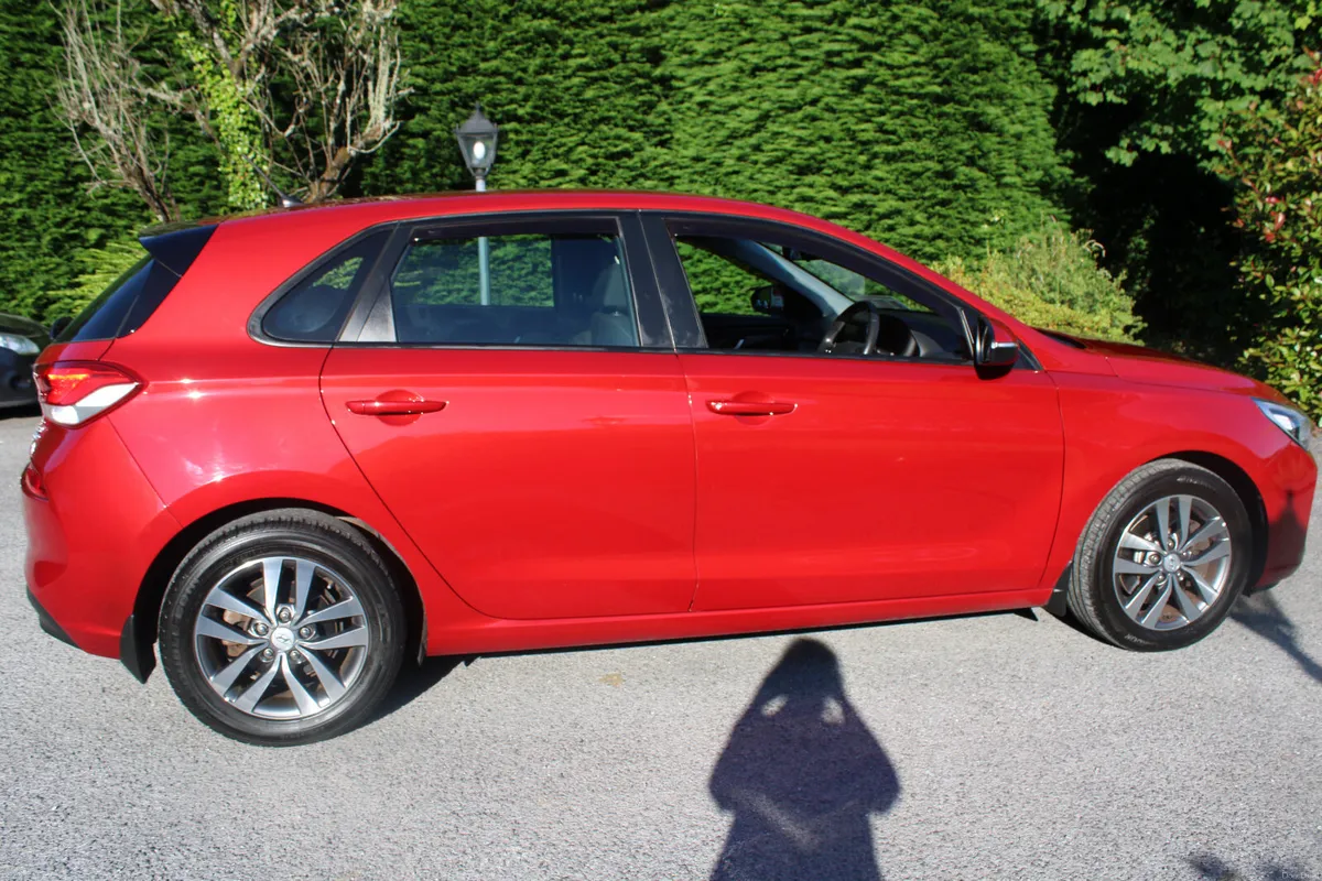 2018 HYUNDAI i30 DELUXE 1.6 CRDI - Image 3