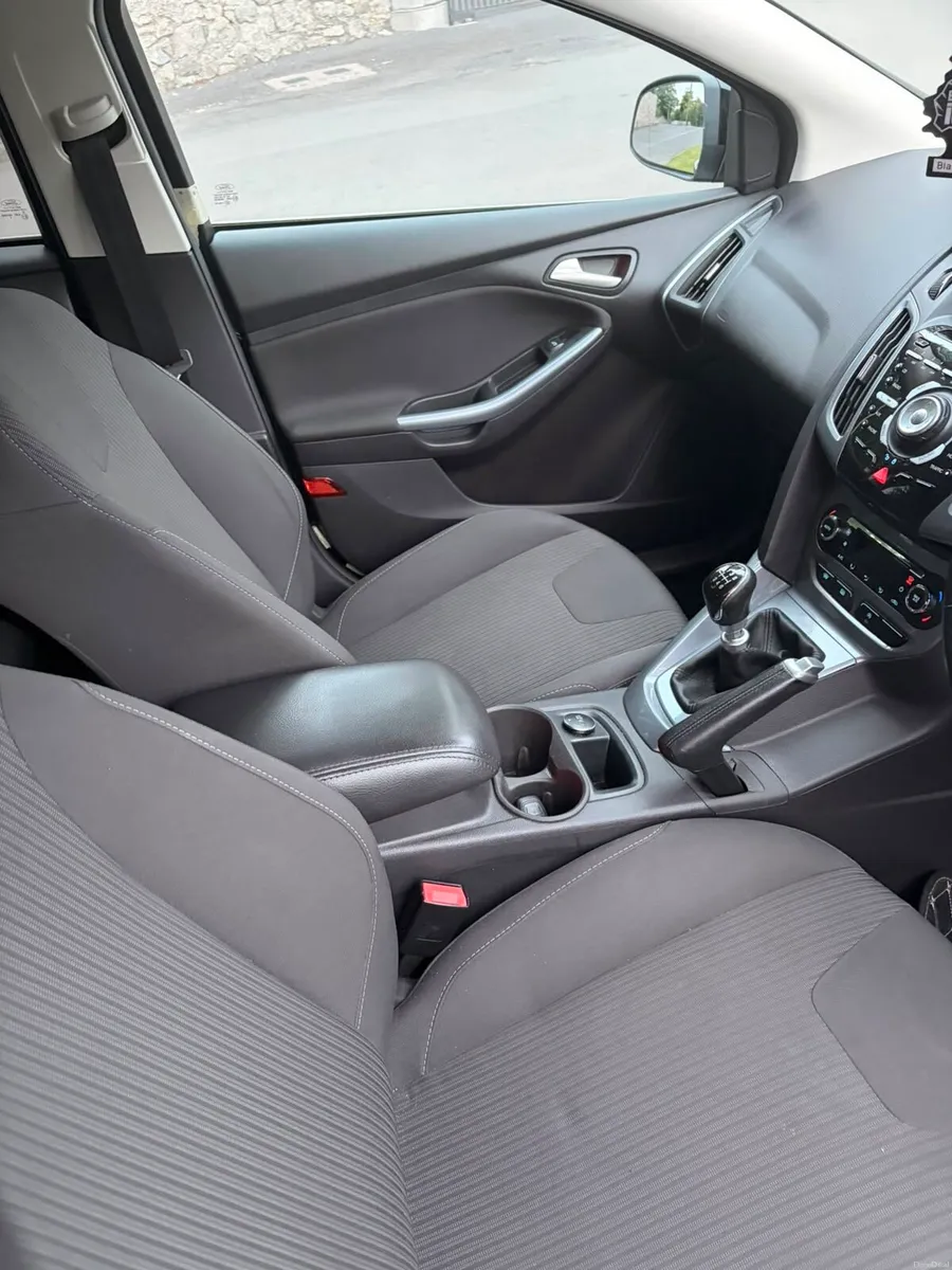 Ford focus 142  1.6 Diesel titanium low millige - Image 3