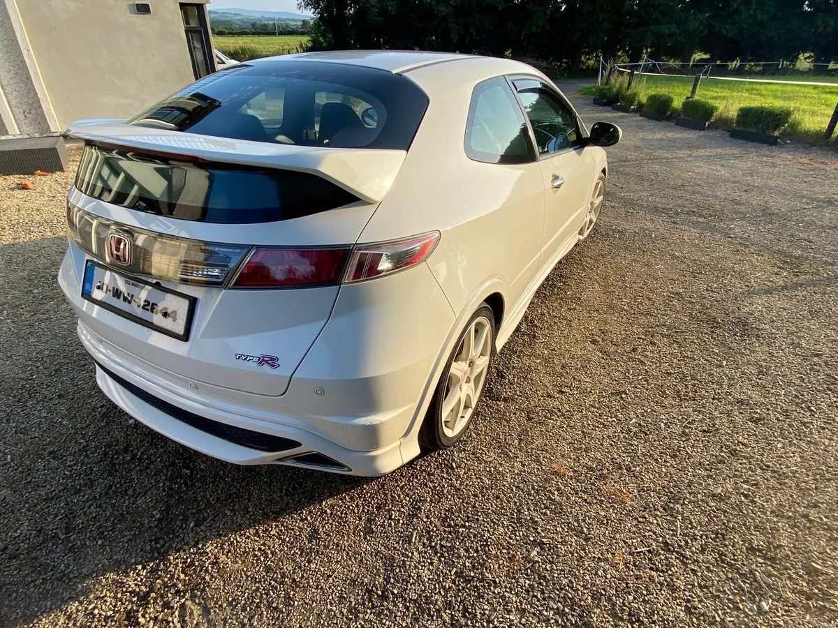 Honda Civic Type R FN2 2010 2ltr. 1 Owner. White - Image 1