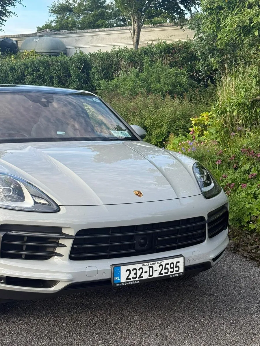 2023 Porsche Cayenne - Image 2