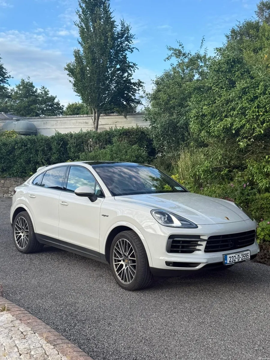 2023 Porsche Cayenne - Image 3