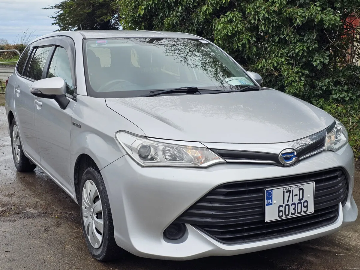 2017 Toyota  hybrid.  Automatic nct&tax €8,900 - Image 6