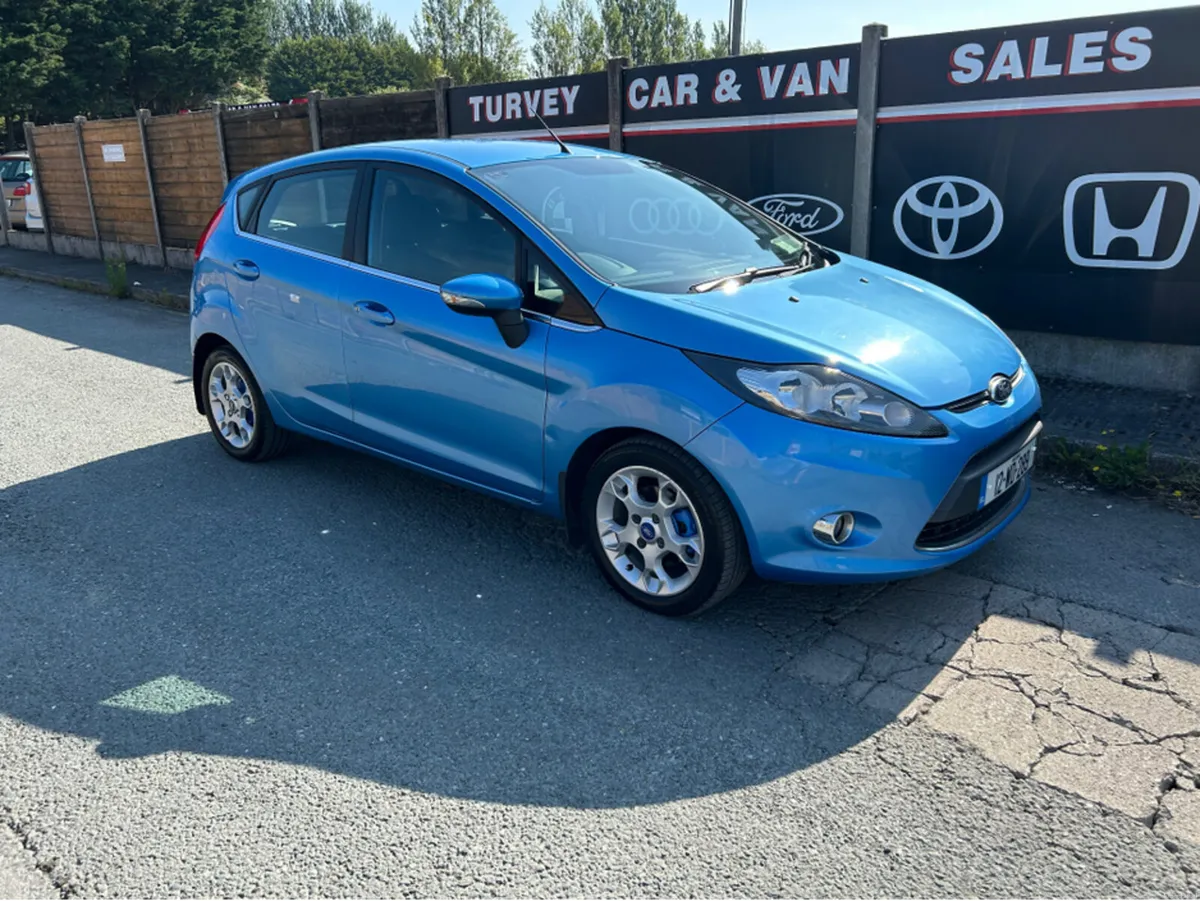 Ford Fiesta 1.4 TITANIUM 96PS 4DR A 5DR AUTOMATIC - Image 2