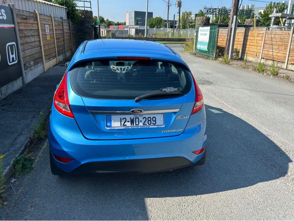 Ford Fiesta 1.4 TITANIUM 96PS 4DR A 5DR AUTOMATIC - Image 5