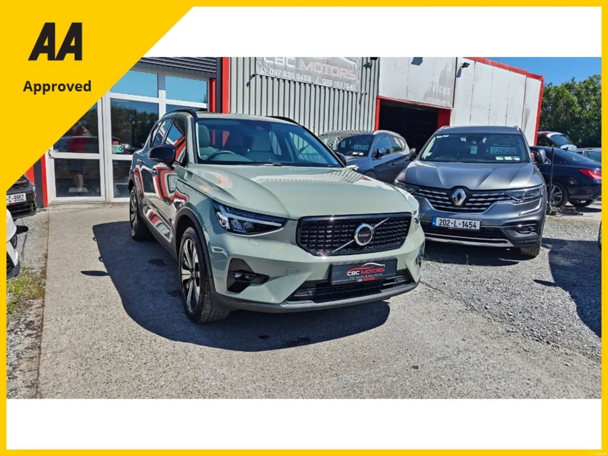 Volvo XC40 2023 Ultimate Dark T5 28,820 Kilometers - Image 4