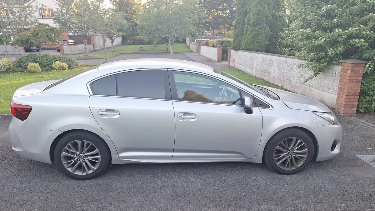Toyota Avensis Silver 2018 - Image 6