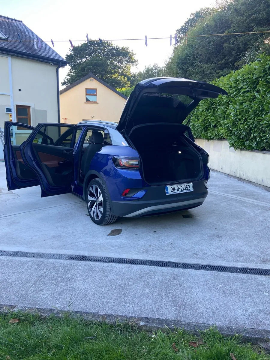 Car - Image 4