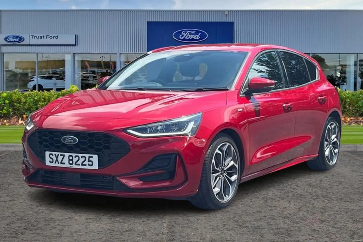 Ford Focus 1.0 EcoBoost ST-Line X 5dr - REVERSING - Image 5