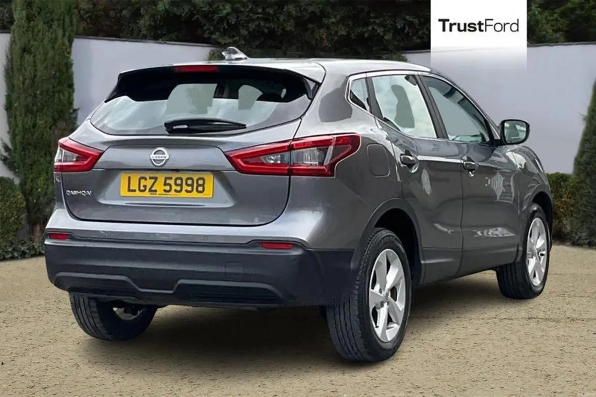 Nissan Qashqai Acenta Premium - Image 4