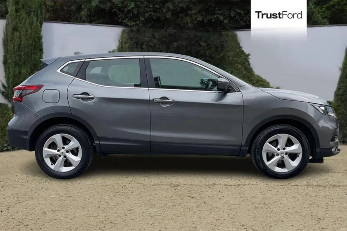 Nissan Qashqai Acenta Premium - Image 3