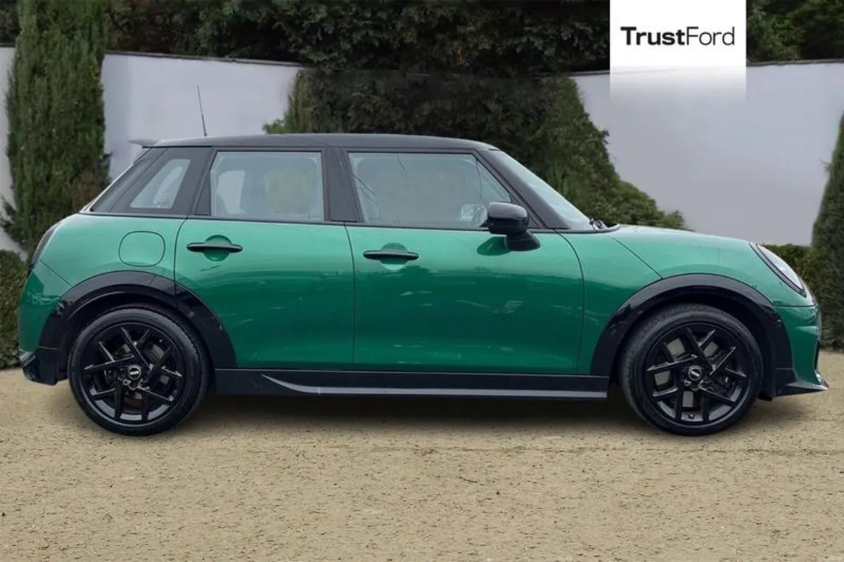 Mini Cooper Sport - Image 3