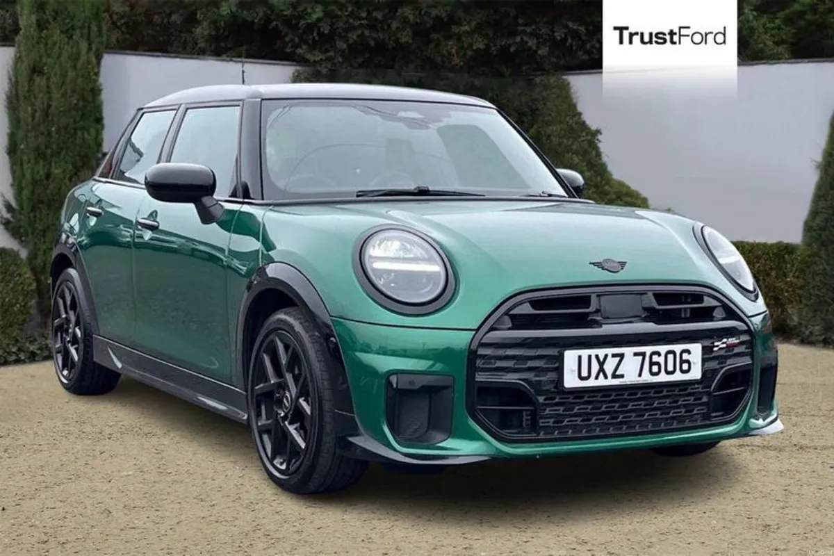 Mini Cooper Sport - Image 1