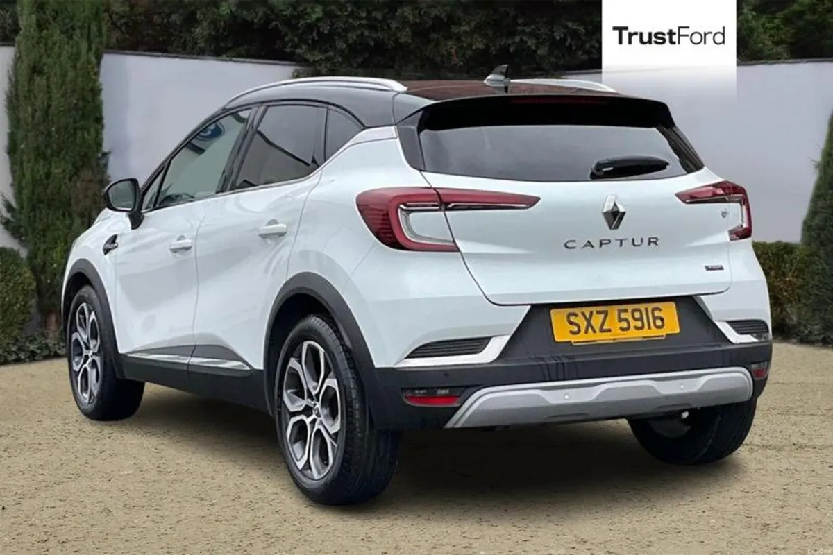 Renault Captur Techno - Image 2
