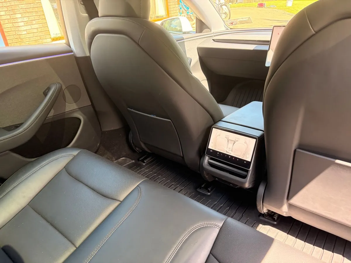 Tesla Model 3 2024 - Image 3