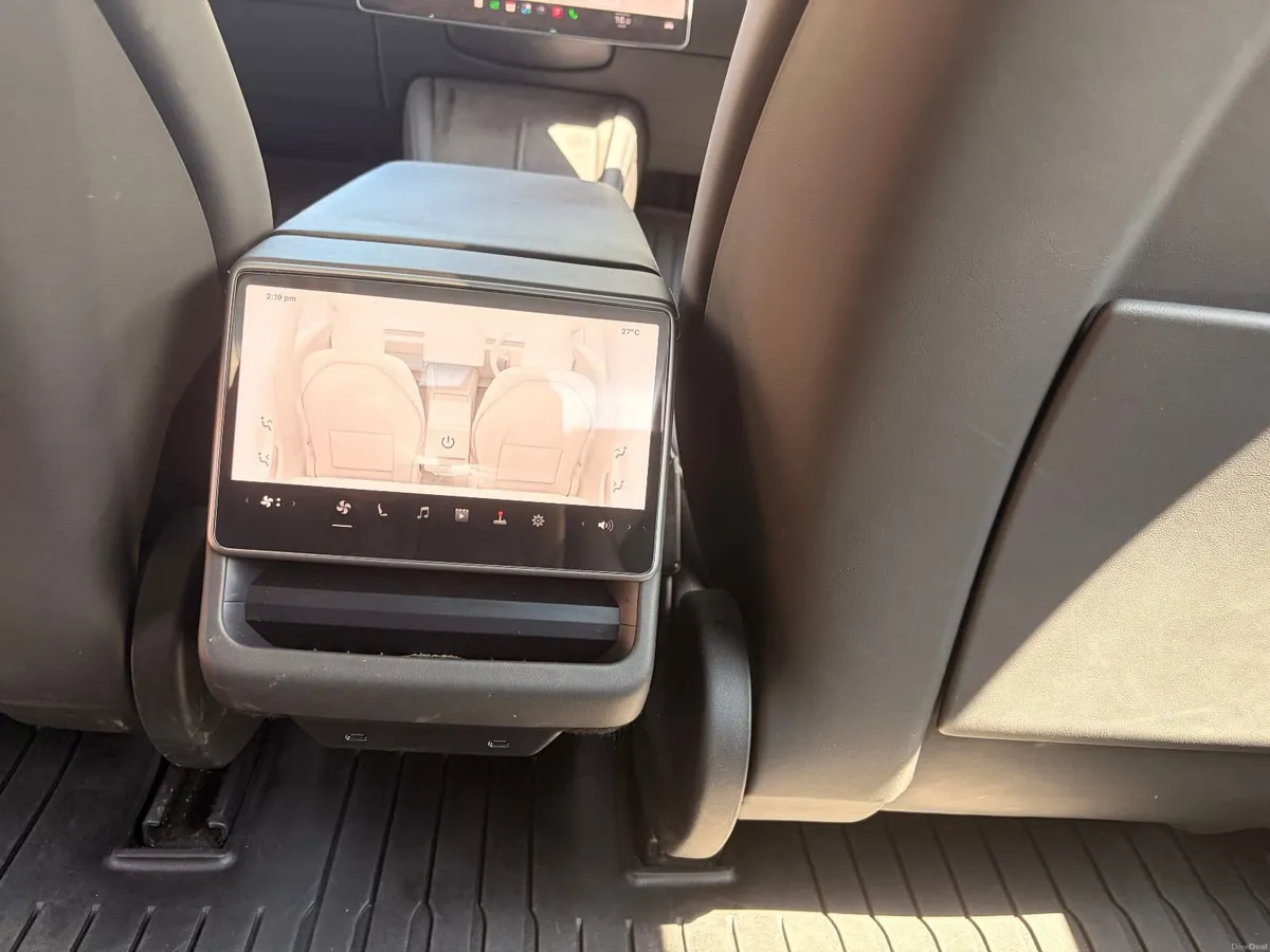 Tesla Model 3 2024 - Image 4
