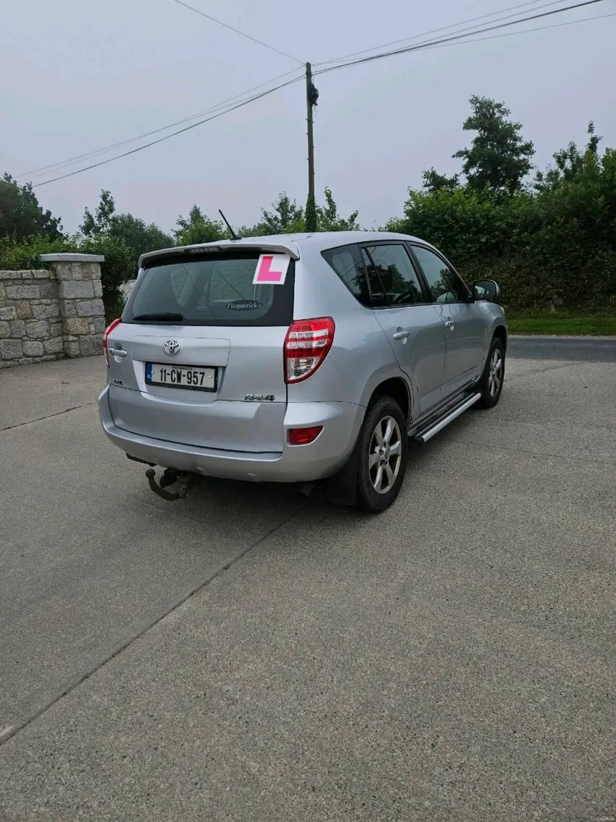 2011 toyota rav 4 nct 8/27 tax 9/26 - Image 4