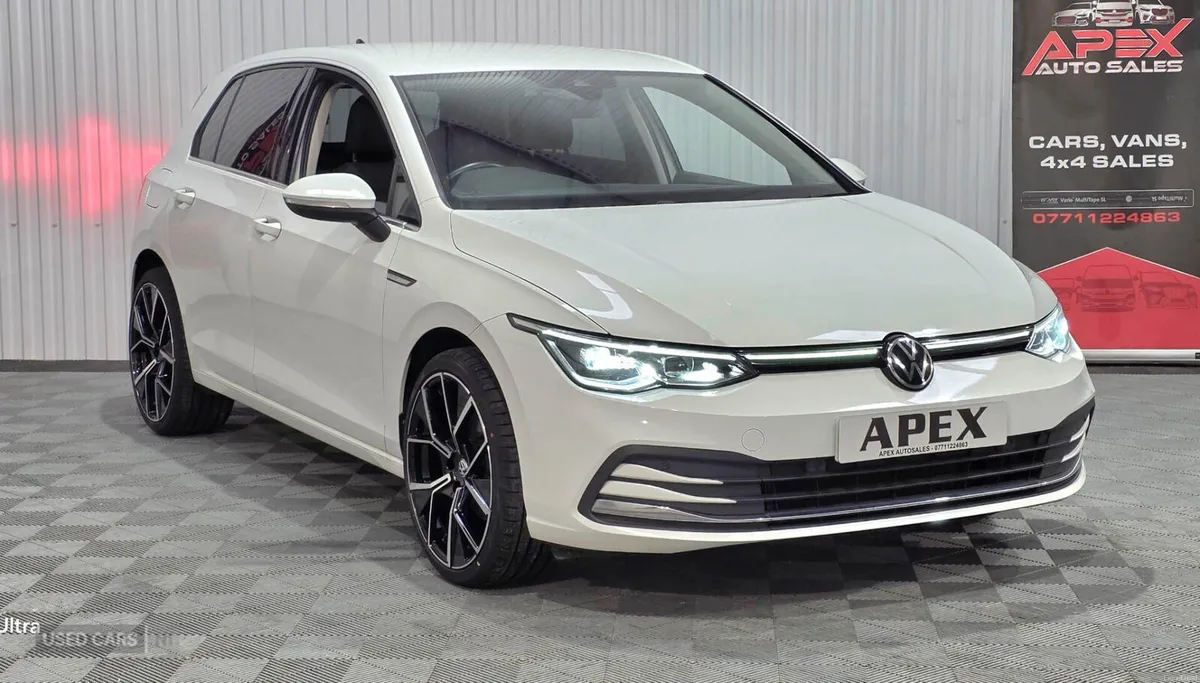 Volkswagen Golf DIESEL HATCHBACK - Image 1