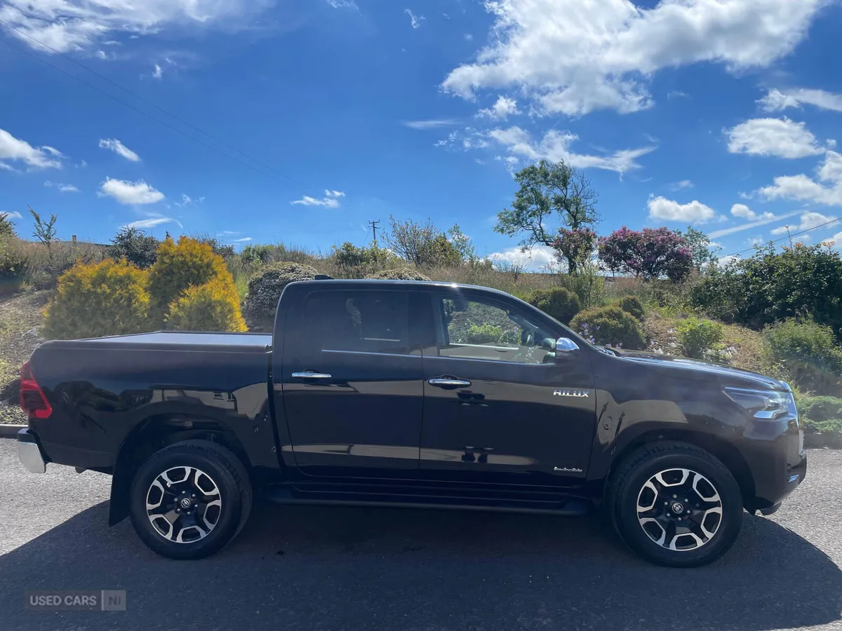 Toyota Hilux DIESEL - Image 3