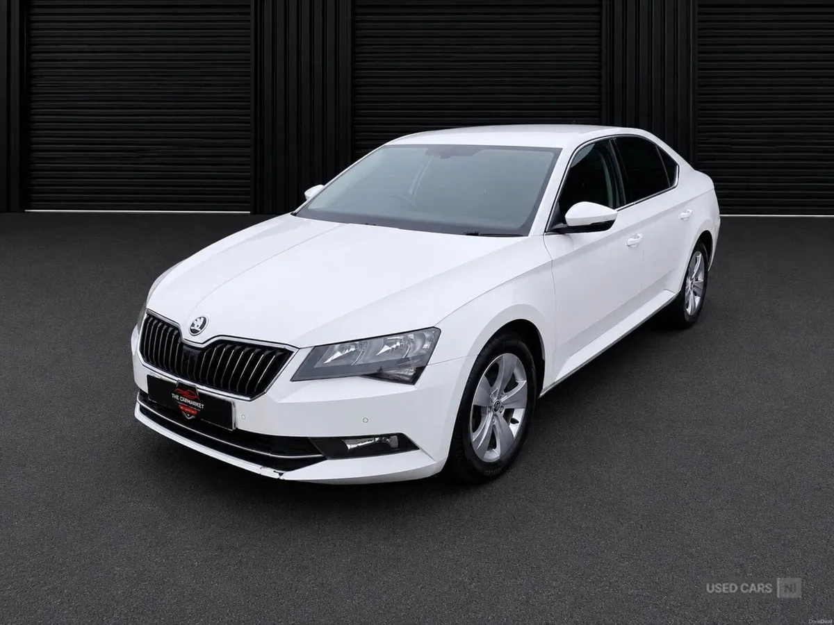 Skoda Superb DIESEL HATCHBACK - Image 3