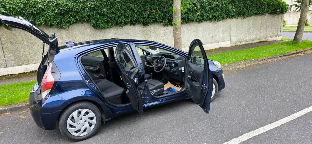 Toyota Aqua 2017 top of range with low milage - Image 4