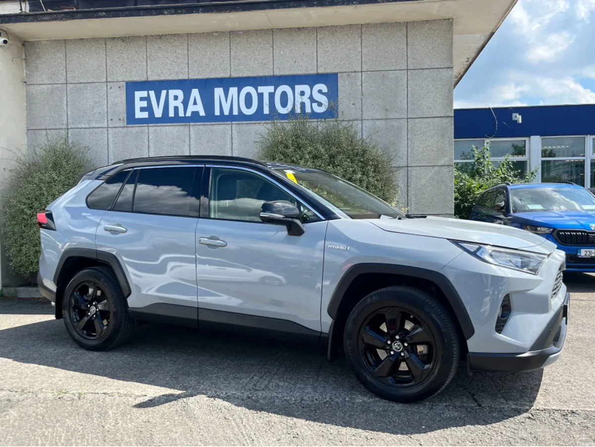 Toyota RAV4 SOL HYBRID AUTOMATIC 2.5 PETROL //IRIS - Image 3