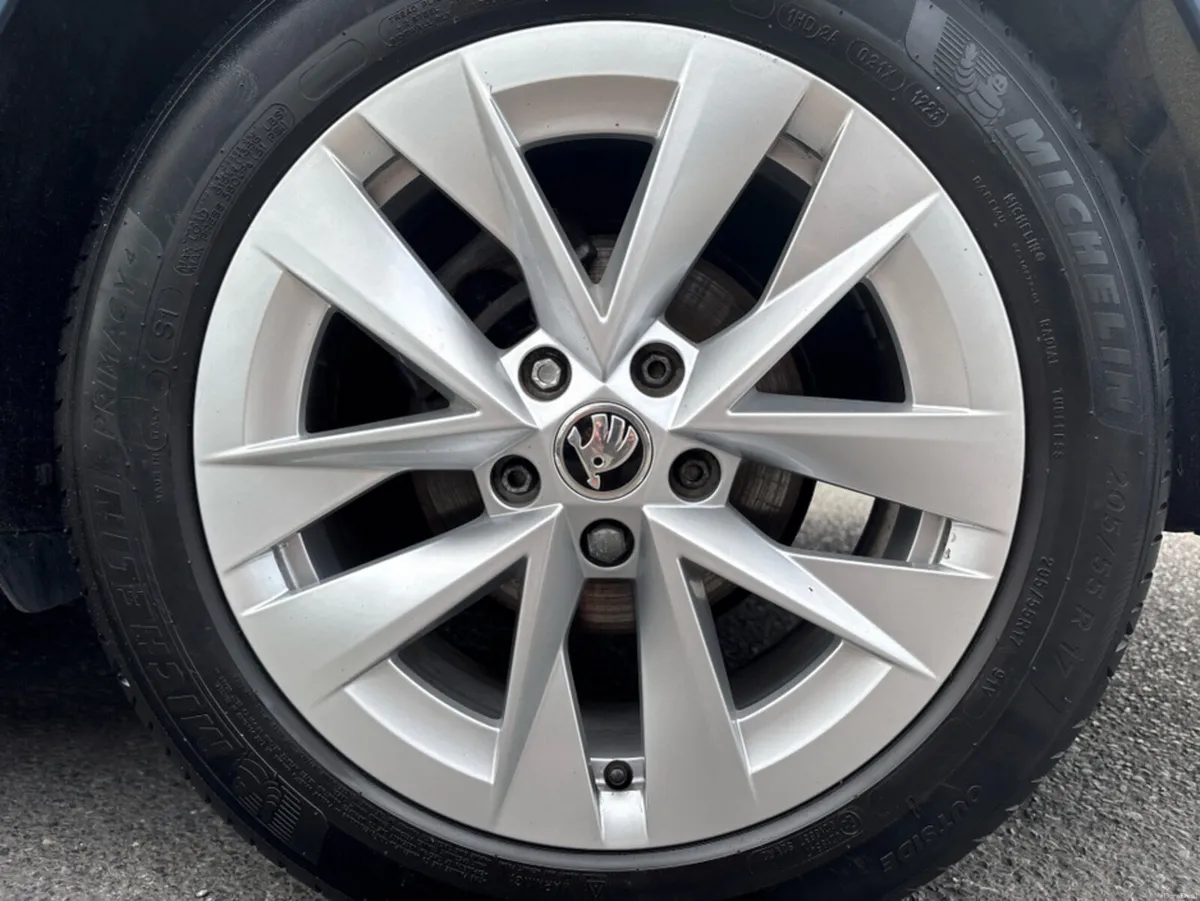 Skoda Octavia AUTO AMBITION 1.0 TSI 110 - Image 5