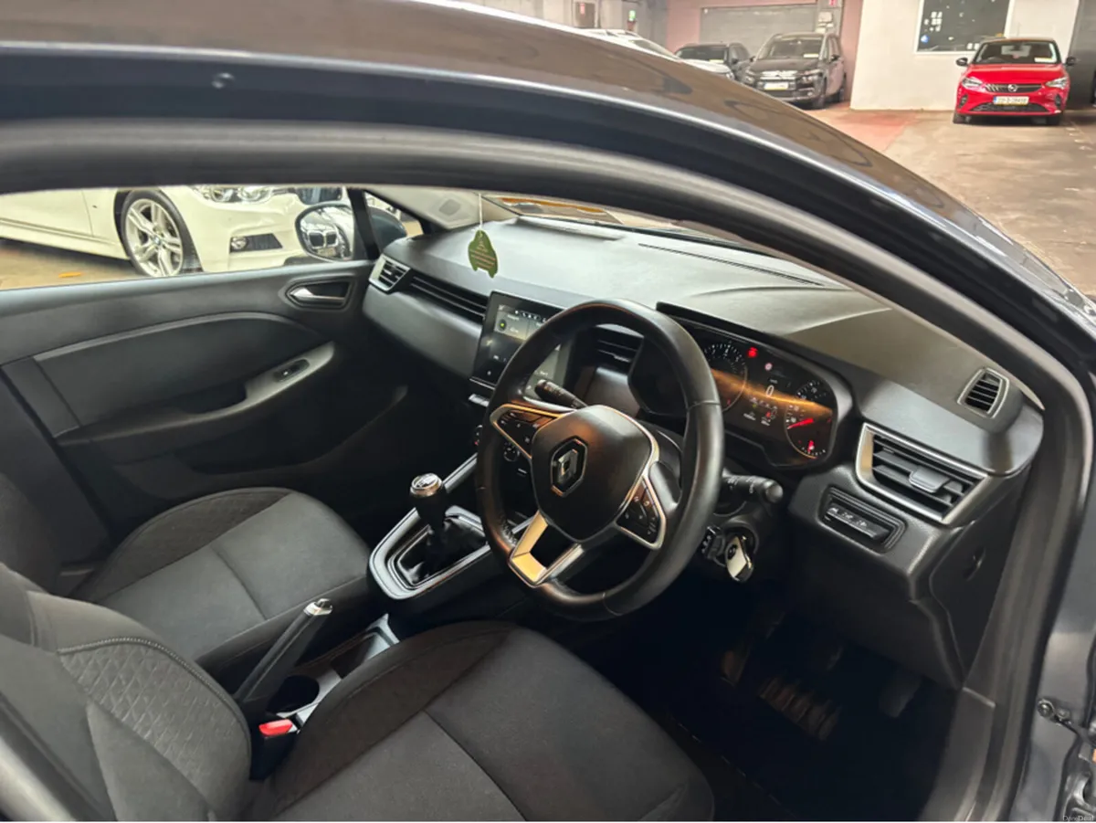 Renault Clio DYNAMIQUE TCE 90 MY21.5 5 5DR - Image 2