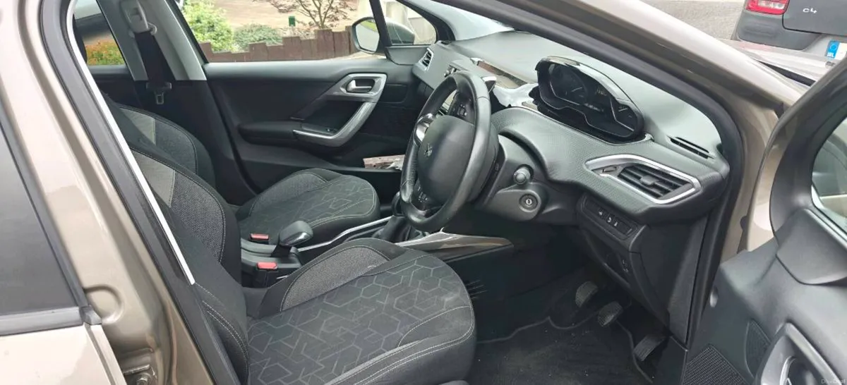 2017 Peugeot 2008 Diesel - Image 5