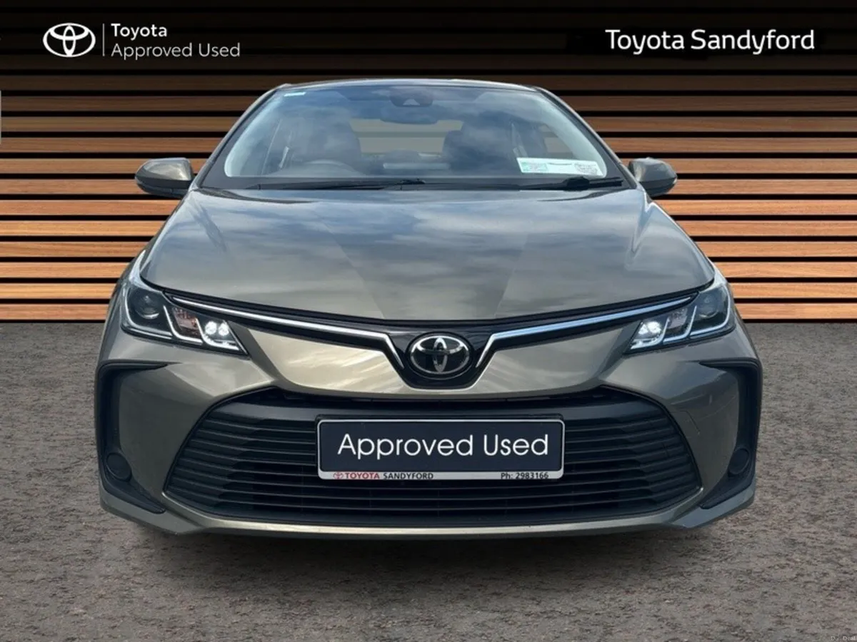 Toyota Corolla 1.6 PETROL AURA MANUAL // AIR CON / - Image 5