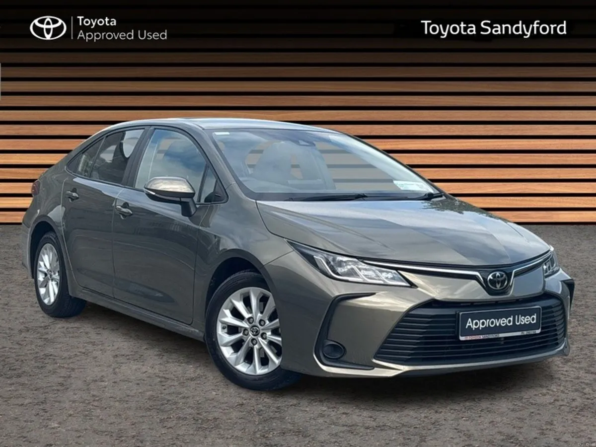 Toyota Corolla 1.6 PETROL AURA MANUAL // AIR CON / - Image 1
