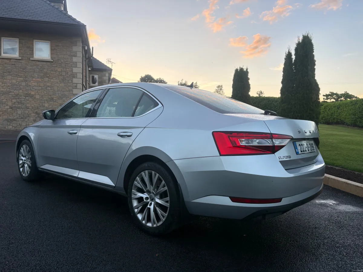 Skoda Superb 2022 - Image 5