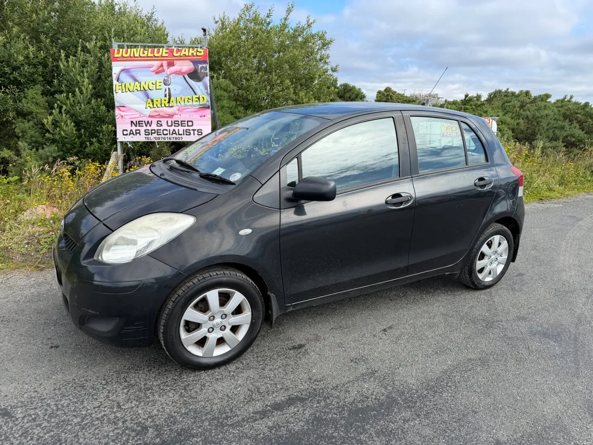 Toyota Yaris 2010 - Image 1