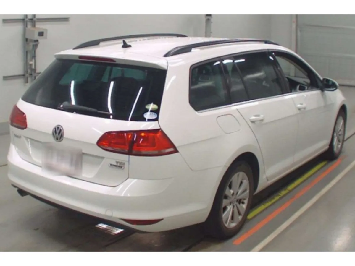 Volkswagen Golf 1.2 Estate Petrol Auto - Image 2