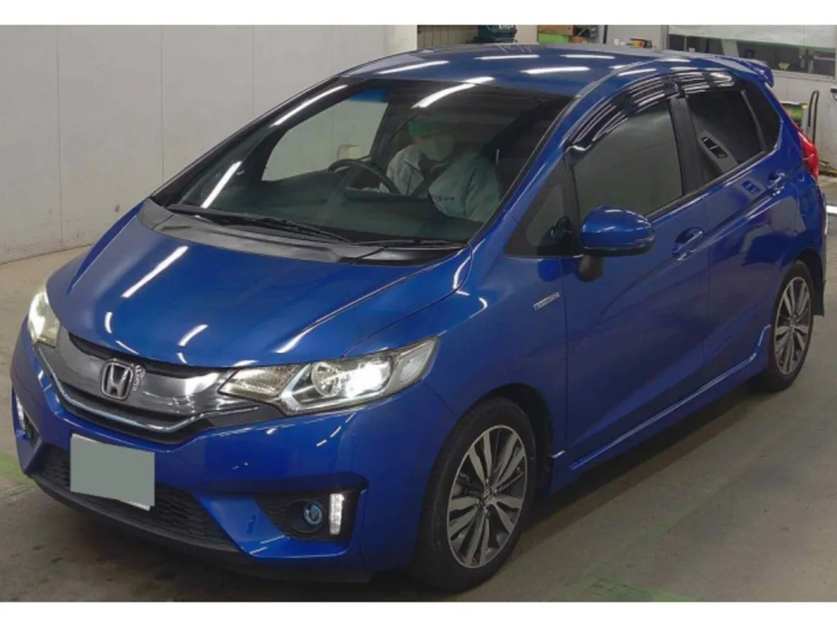 Honda Fit Honda Fit Hybrid JDM 5-door hatchback wi - Image 1
