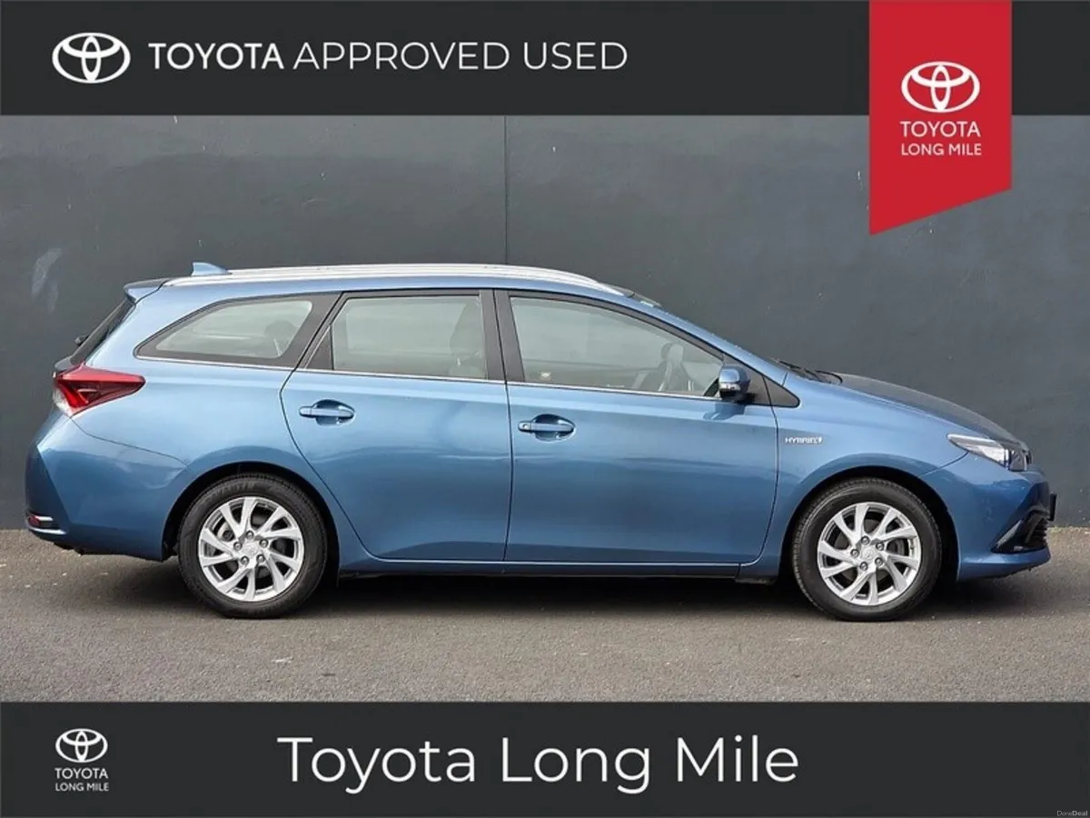 Toyota Auris 1.8 Hybrid Luna Touring Sport 5dr - Image 4