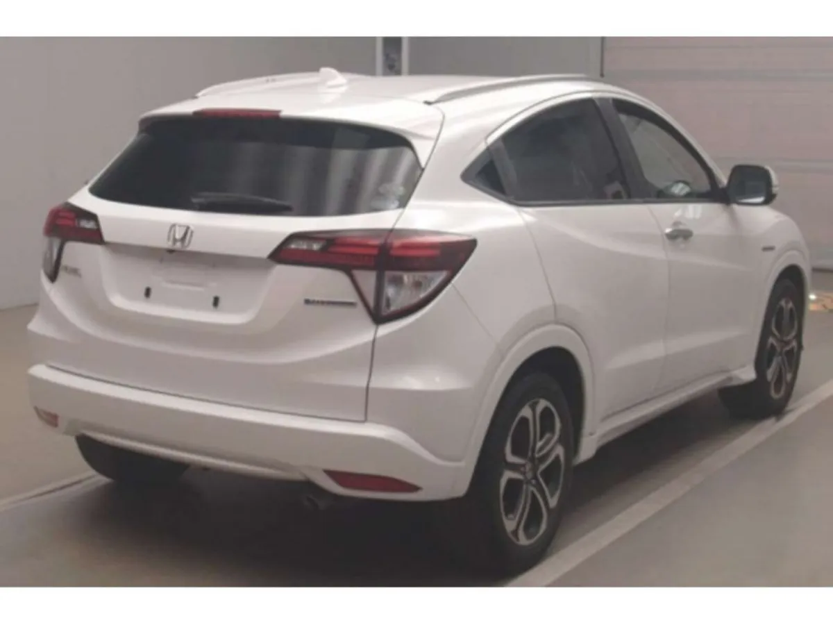 Honda Vezel 1.5 Petrol Hybrid Auto - Image 2