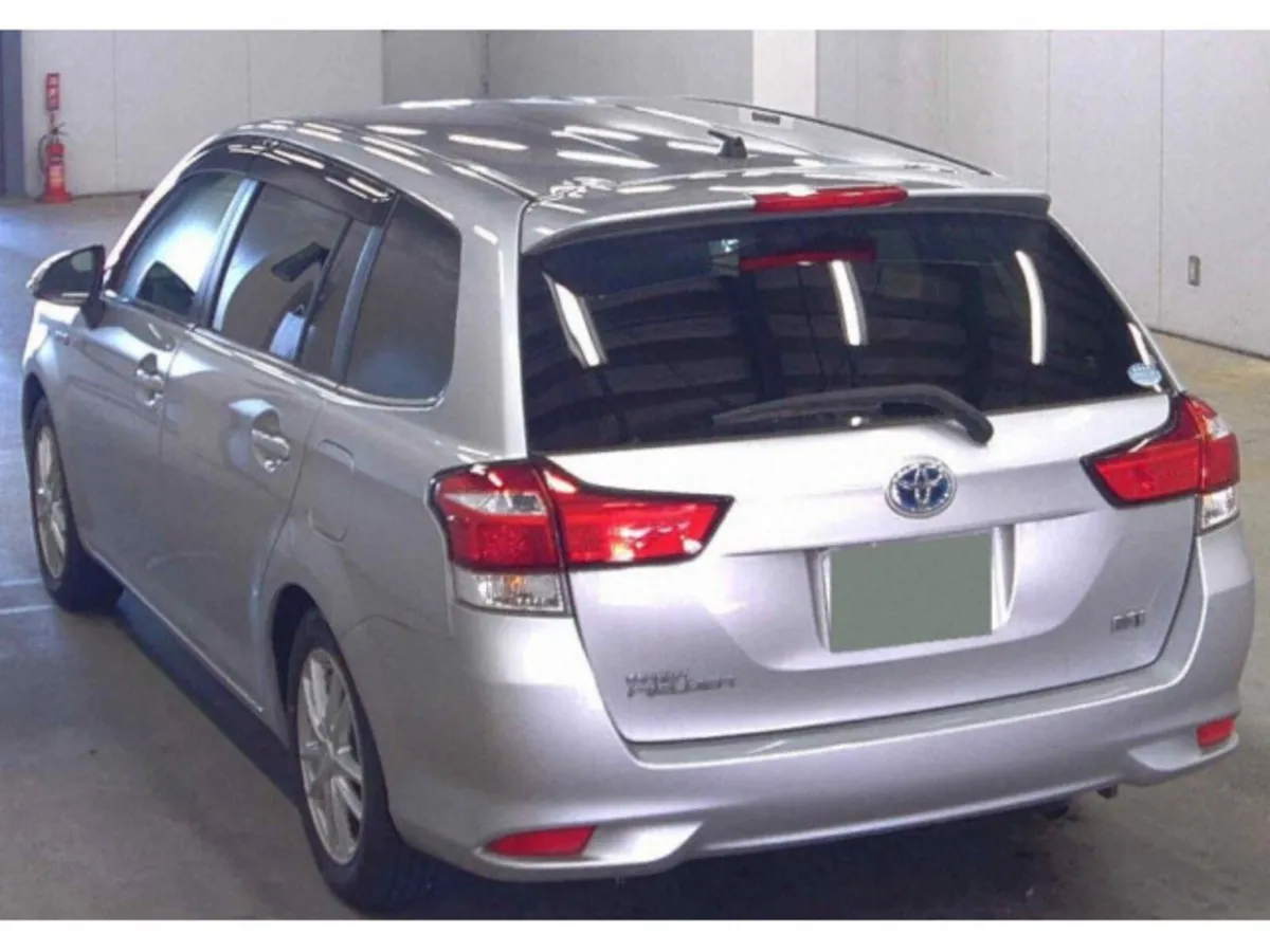 Toyota Corolla 1.5 Corolla Fielder Petrol Hybrid A - Image 3