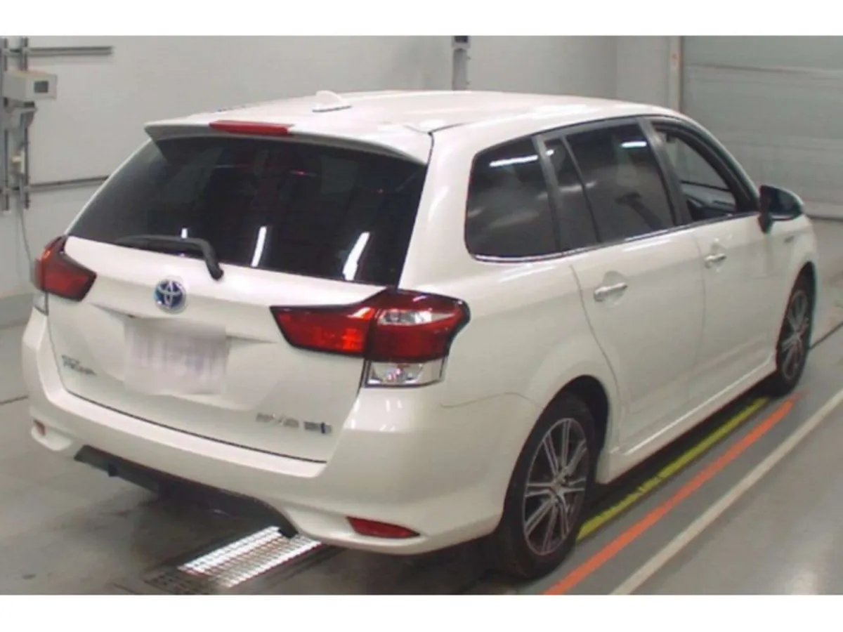 Toyota Corolla 1.5 Corolla Fielder Petrol Hybrid A - Image 2