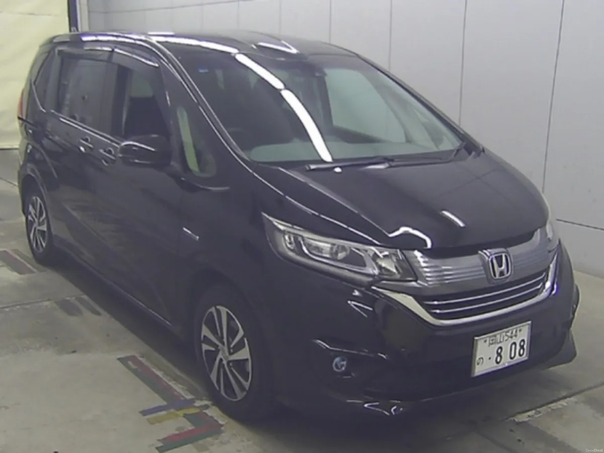 Honda Freed 1.5 Petrol Hybrid Auto - Image 2