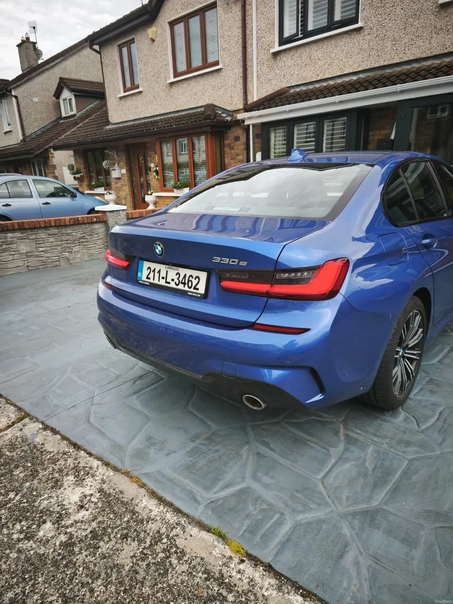 BMW 330e M sport - Image 1