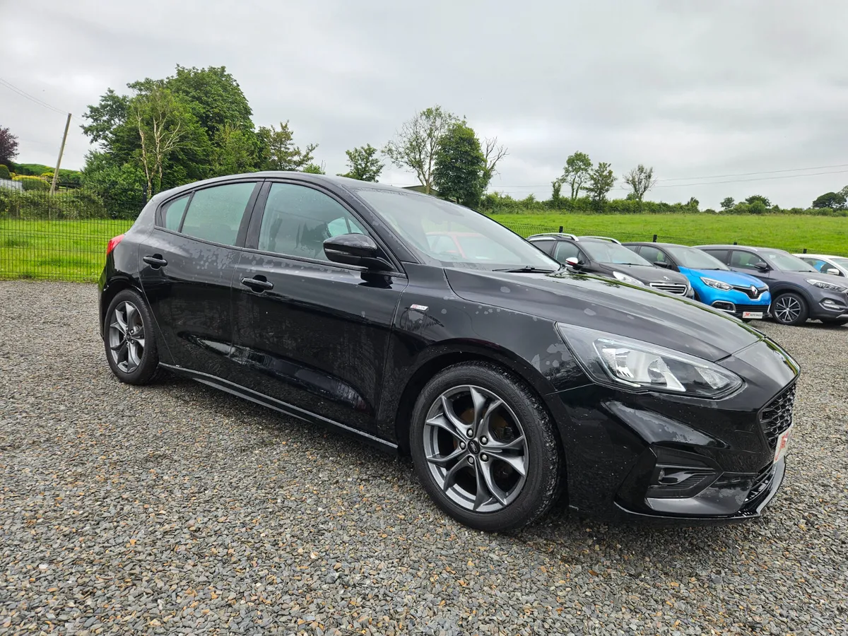 Ford Focus 2018 - Image 2