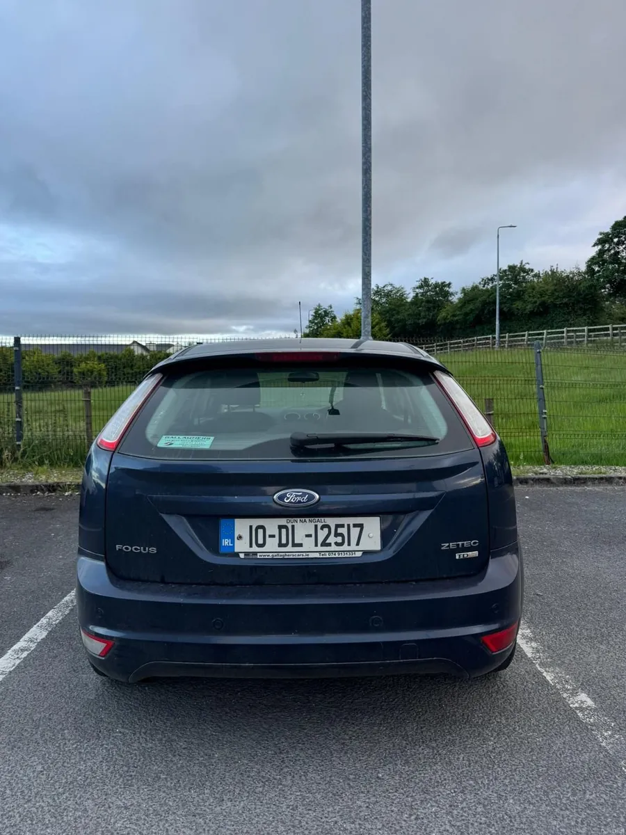 Ford Focus 2010 - Image 2