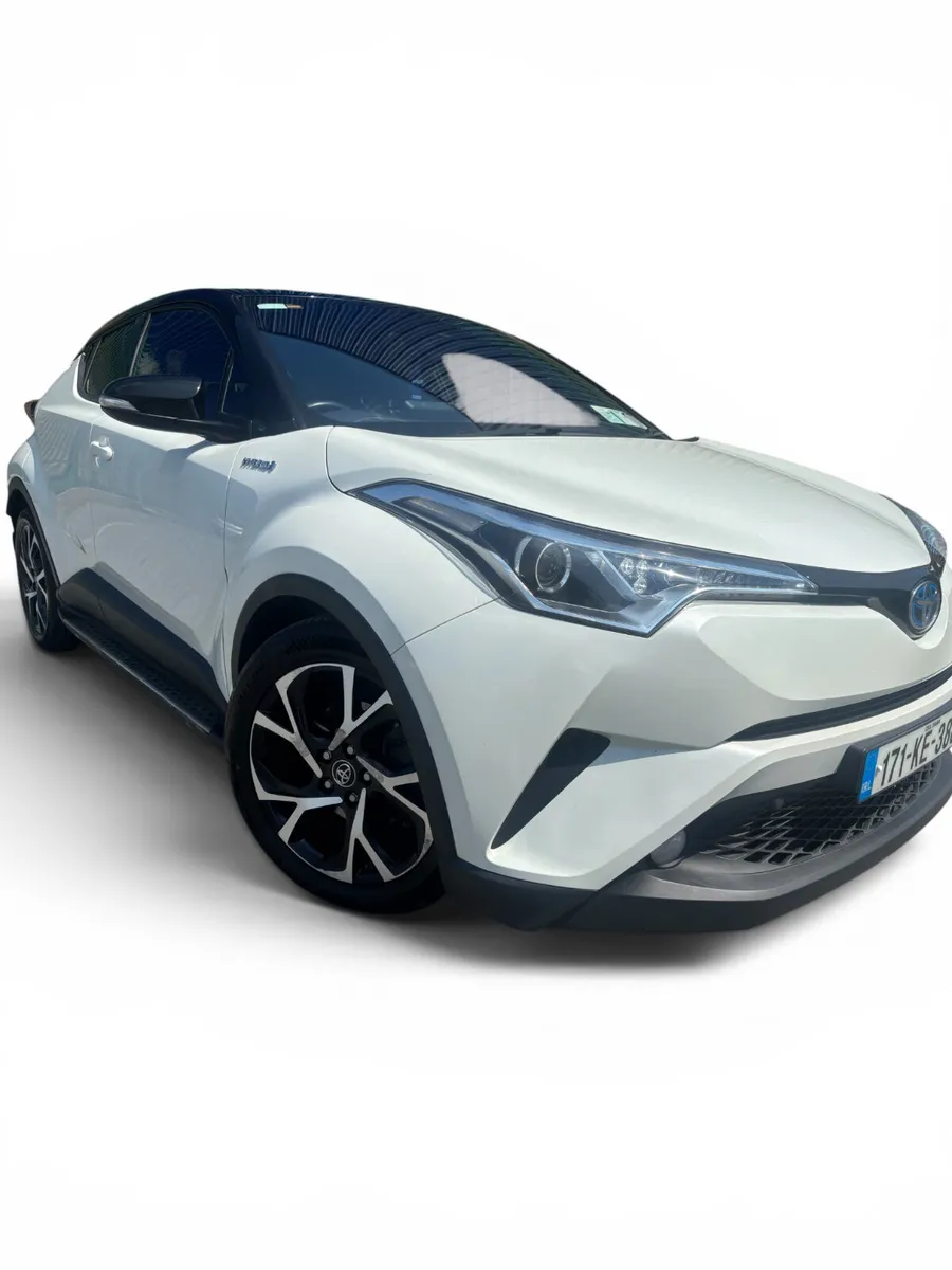 2017 TOYOTA CH-R LUNA SPORT HYBRID FSH MINT ! - Image 1