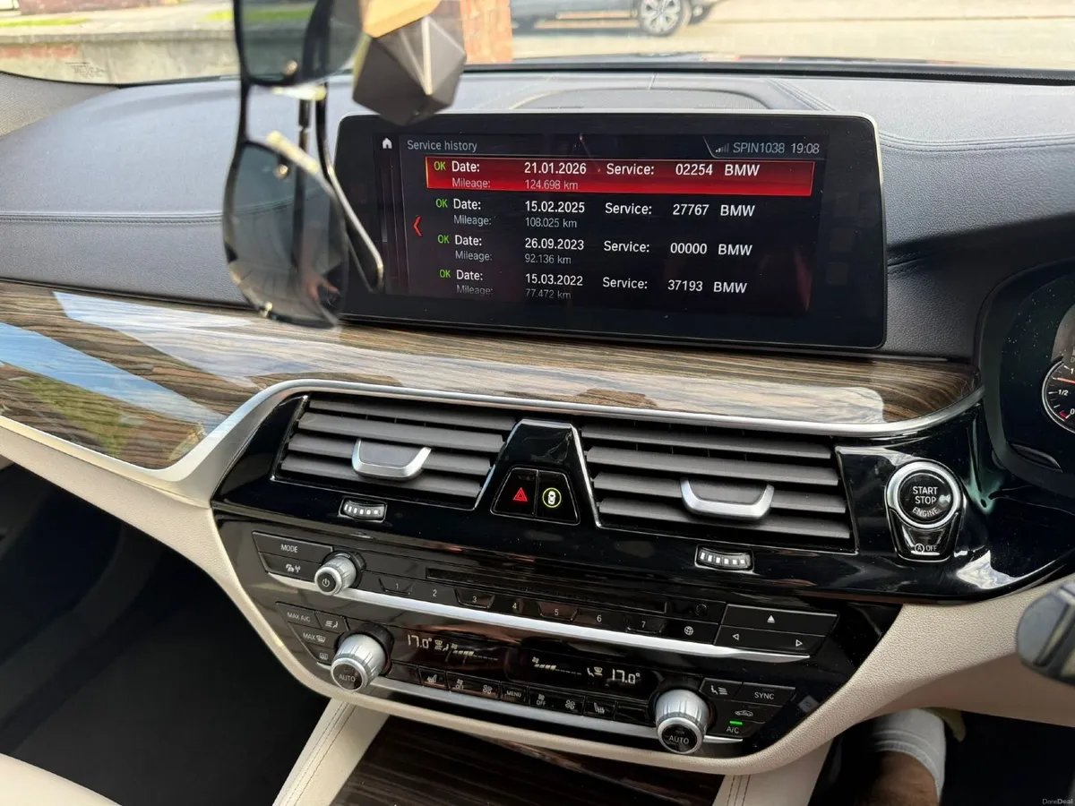 BMW 5-Series 2018 - Image 2