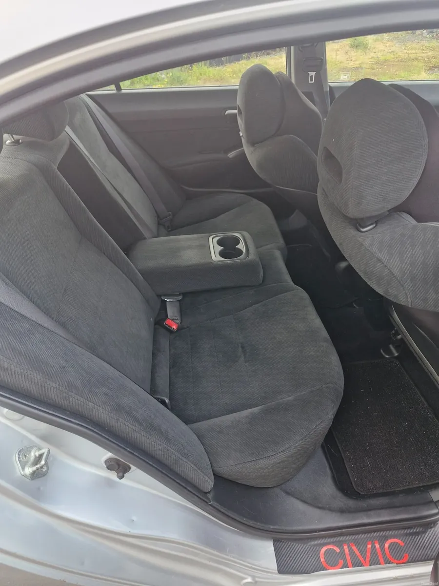 Honda Civic 2009 hybrid Automatic - Image 4